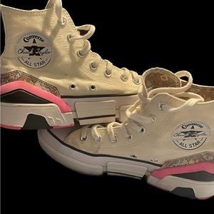 Converse women’s casual shoe